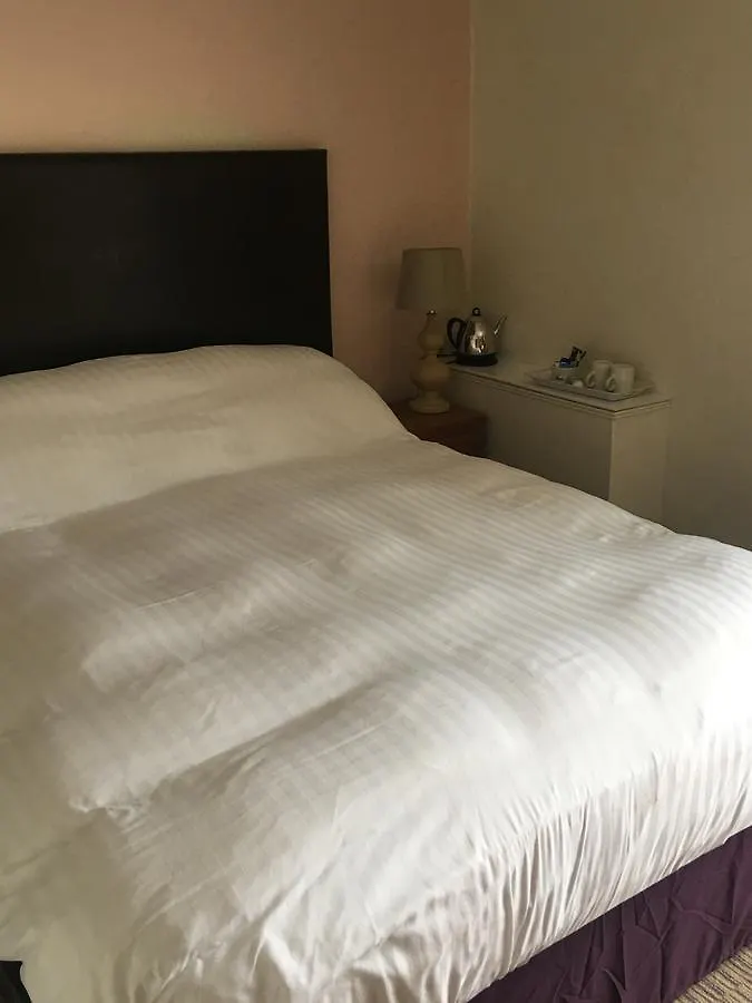 Winston Manor Guesthouse Rooms Churchill