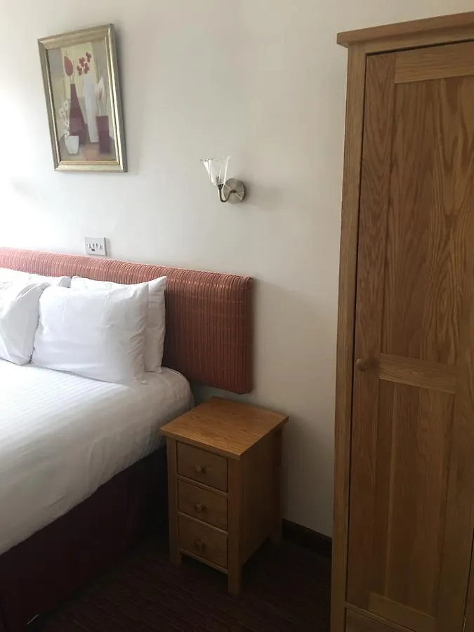 Winston Manor Guesthouse Rooms Churchill  Guest house