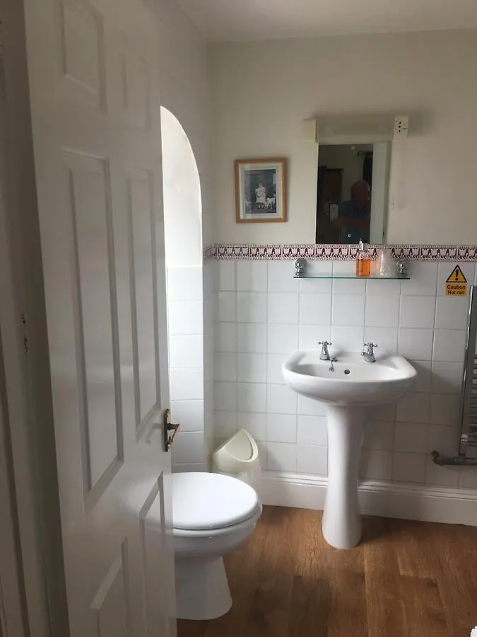 Winston Manor Guesthouse Rooms Churchill  Guest house